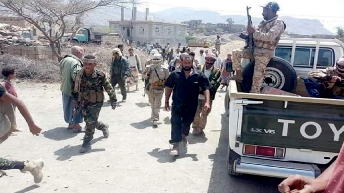 بدون غطاء جوي.. المقاومة الجنوبية توجه ضربة للحوثيين بسيطرتها على "الفاخر" اليمنية (فيديو)