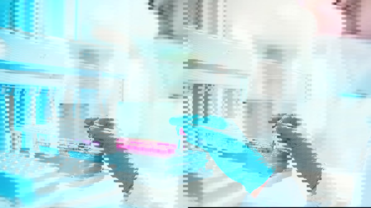 أول دولة تعتمده عالميا.. الإمارات تسمح باستخدام دواء جديد ضد "كورونا"