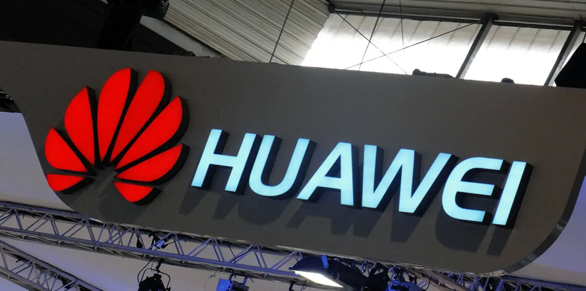 لماذا سخرت شركة "هواوي" من نظيرتها "آبل"؟