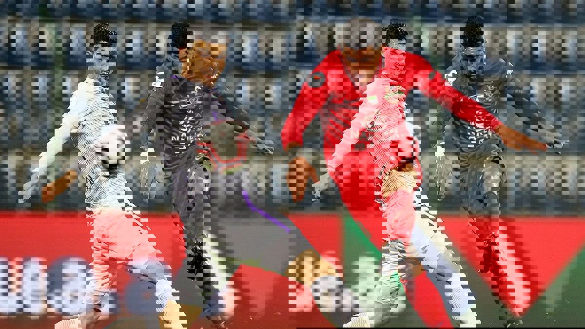 شباب الأهلي دبي يلدغ العين وينتزع المركز الثالث في ترتيب الدوري الإماراتي (فيديو)