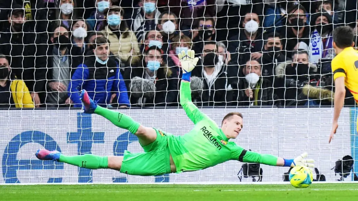 الكلاسيكو.. شتيغن يحرم فالفيردي من التسجيل.. وكورتوا يتصدى لأوباميانغ وديمبلي (فيديو)