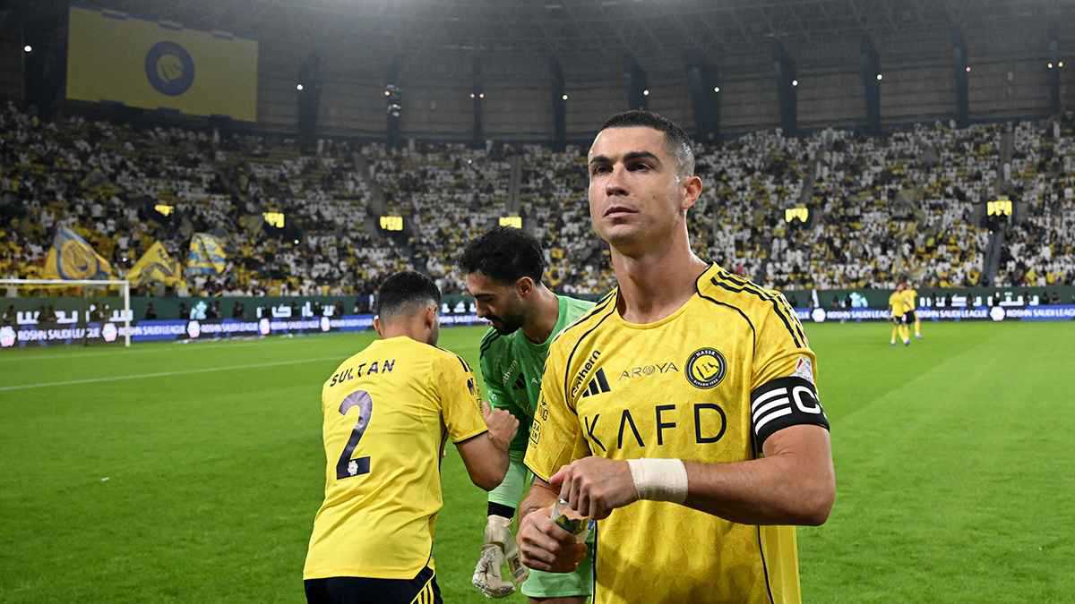 رد فعل كريستيانو رونالدو بعد فوز النصر السعودي على غوا (صورة)