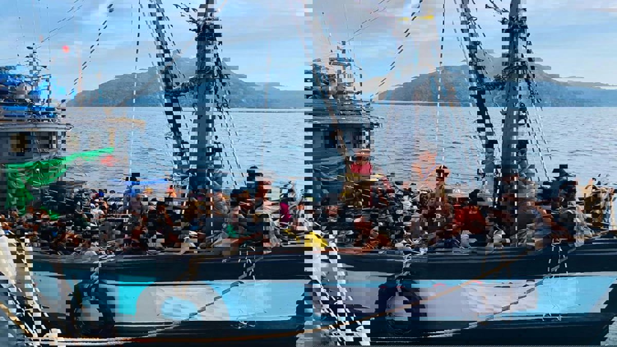 10 قتلى و29 مفقودا إثر انقلاب زورق قبالة ماليزيا