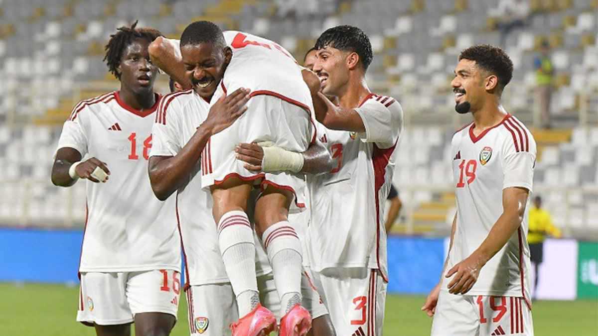 5 دراهم.. نجم منتخب الإمارات يتلقى مكافأة من والدته بعد كل هدف (فيديو)