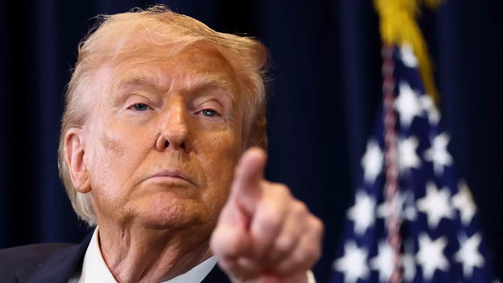 مهددًا بعواقب وخيمة.. ترامب يطالب إيران بإزالة الألغام من مضيق هرمز