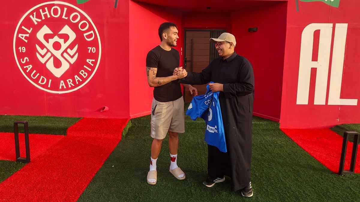 بعد اعتدائه على حامل الكرات.. إيقاف وتغريم حارس نادي الخلود 