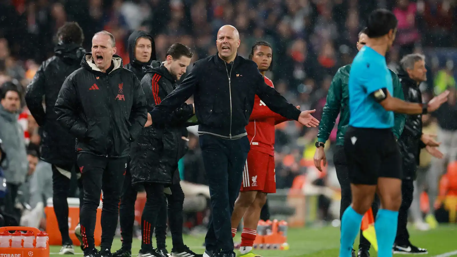 مفاجأة حول مستقبل آرني سلوت مع ليفربول