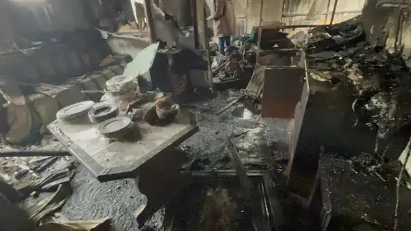 من موقع الحريق 