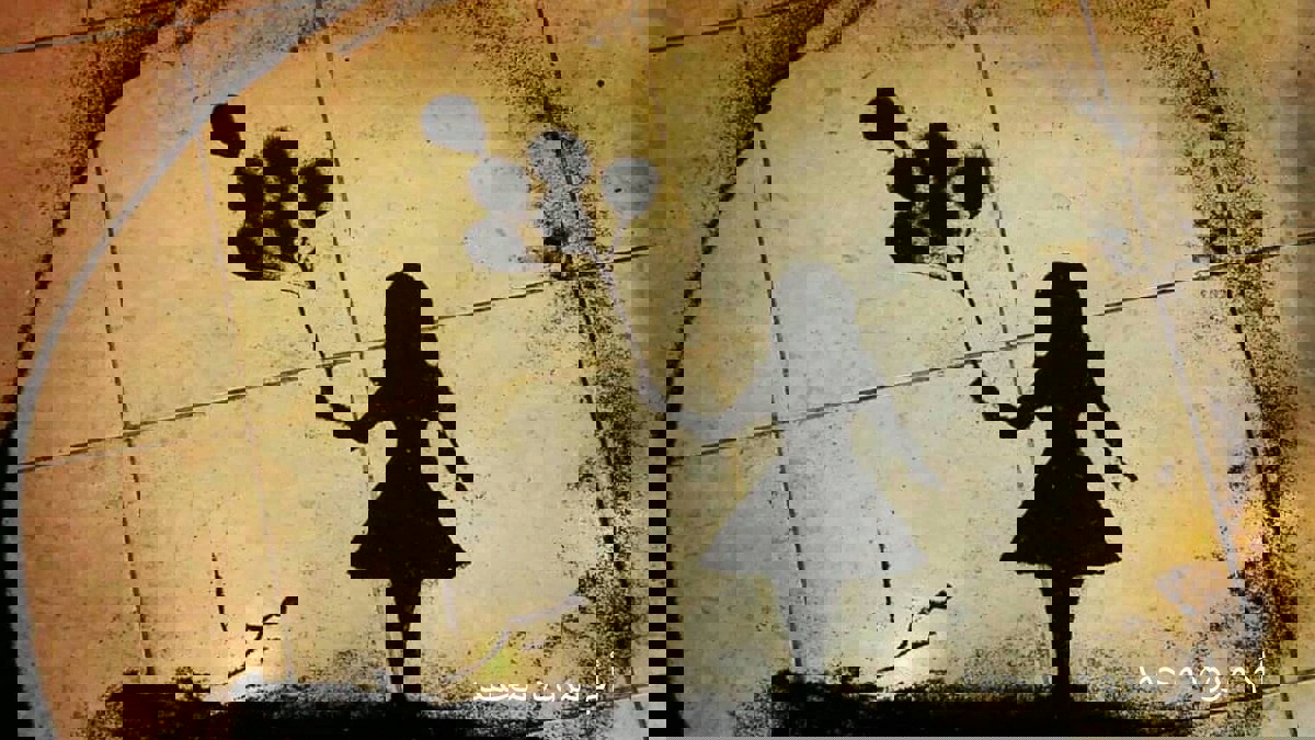 شاهد.. يمنية ترسم لوحات مذهلة بالشاي والنسكافيه والملابس‎ "صور وفيديو"