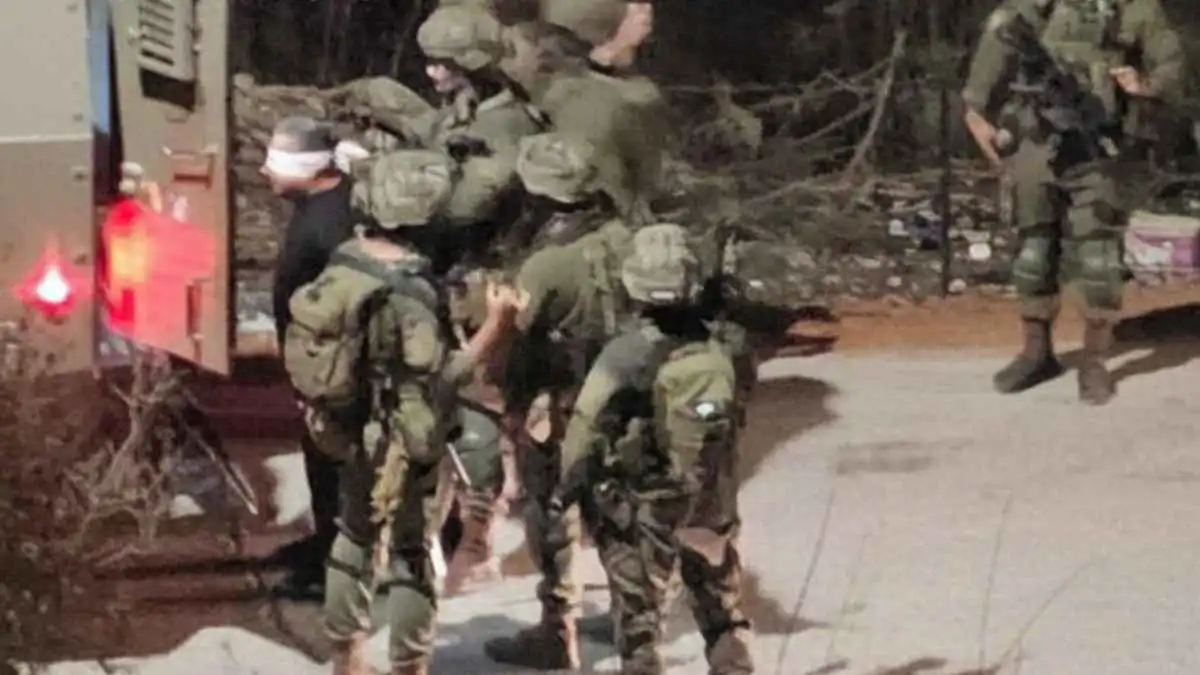 اعتقال نائب فلسطيني وصحفيين وأسرى محررين خلال اقتحام نابلس (فيديو)