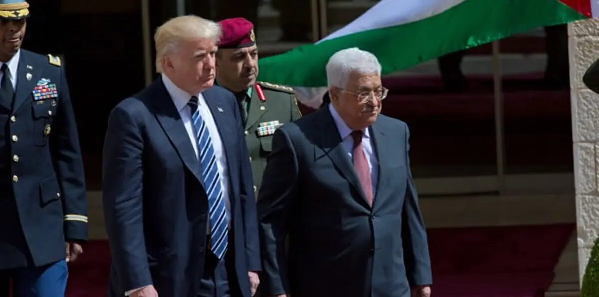 بعد 20 مقابلة مع مبعوثيه.. عباس يصف أسلوب ترامب في إدارة ملف السلام بـ"الفوضوي" 