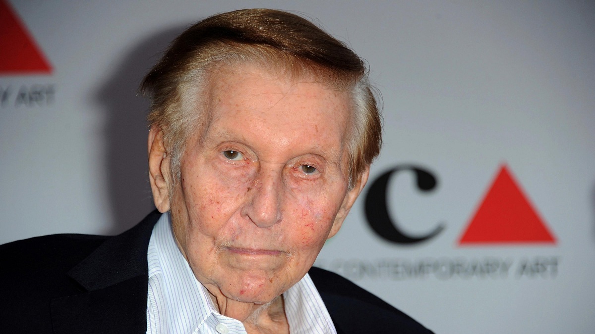 وفاة قطب الإعلام الأمريكي سومنر ريدستون