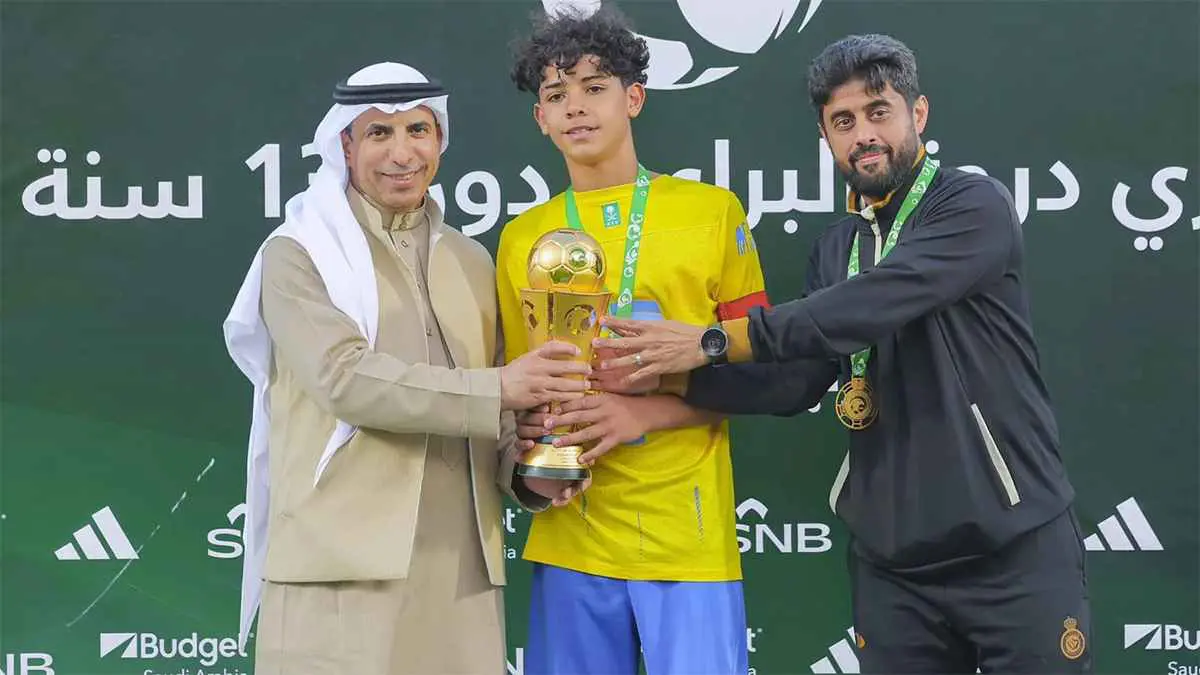 هل ينتقل كريستيانو رونالدو جونيور إلى ريال مدريد؟ (صور)