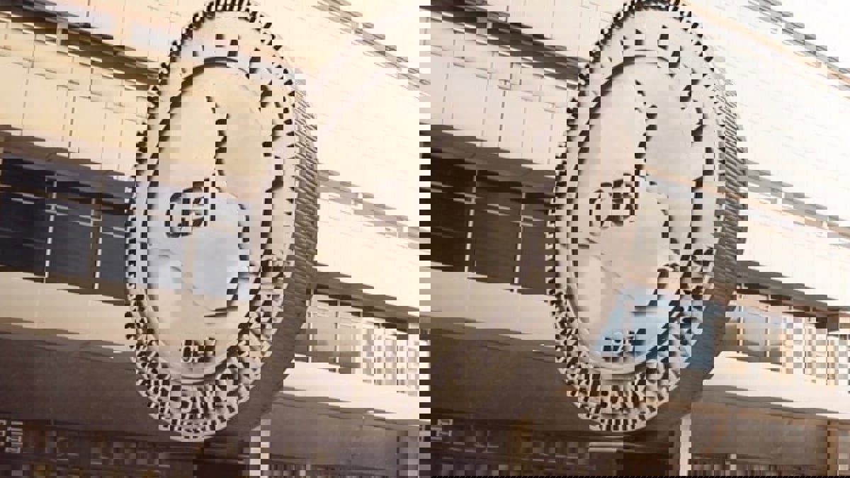 المركزي العراقي يعلن إيقاف الاستقطاع التلقائي لتعويضات الكويت