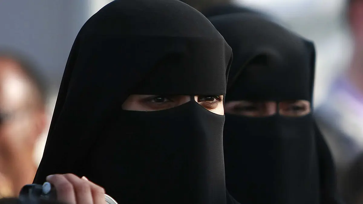 "هيومن رايتس" تطالب قطر بالتخلص من ولاية الرجل على المرأة‎