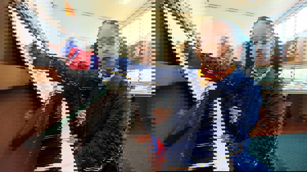 طلاب تونسيون يبتكرون نظارات ذكية لتسهيل تواصل المكفوفين