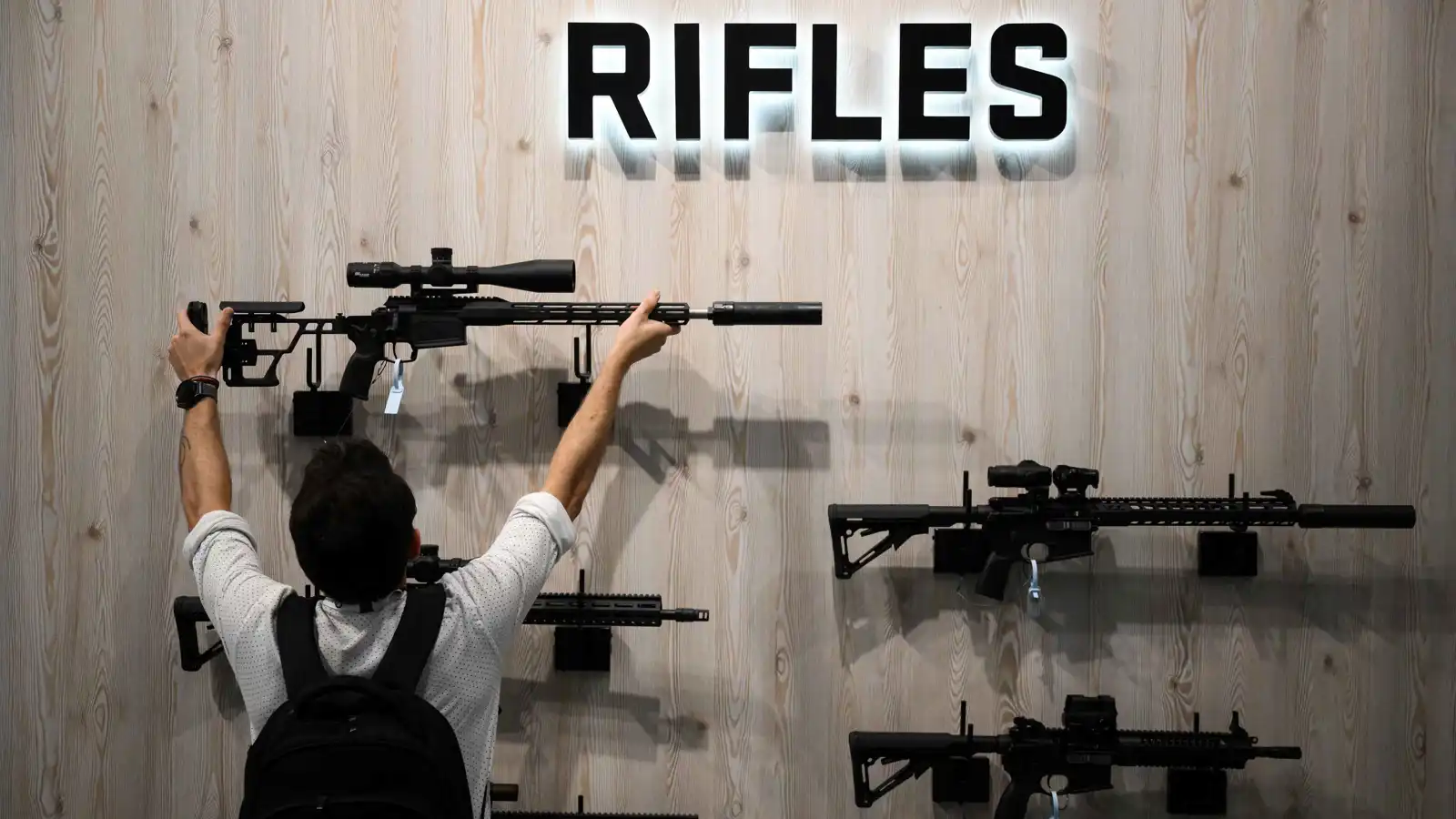 بريطانيا تمنع مسؤولين إسرائيليين من حضور معرض أسلحة.. وتل أبيب تندد