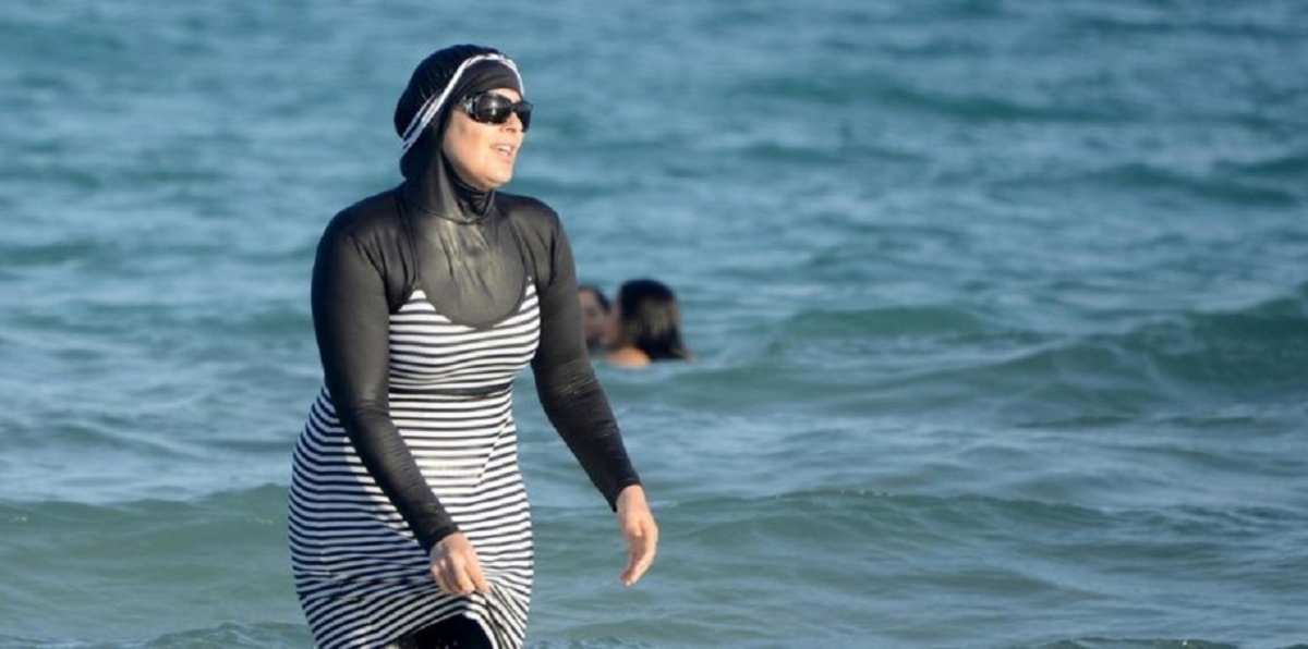 منتجعات لبنانية تمنع السباحة النسائية بـ "البوركيني"