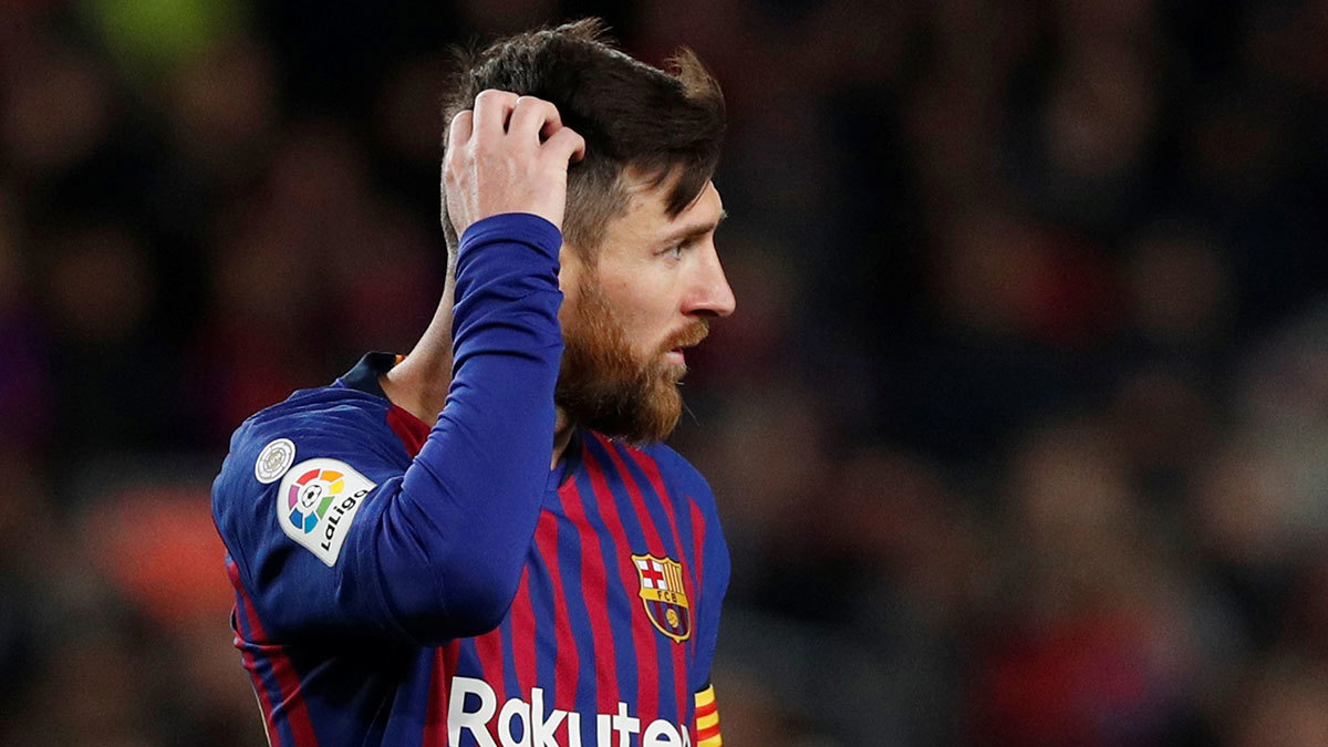 ميسي يخضع للفحص الطبي لتحديد مصيره قبل مباراة برشلونة وريال مدريد في الكلاسيكو