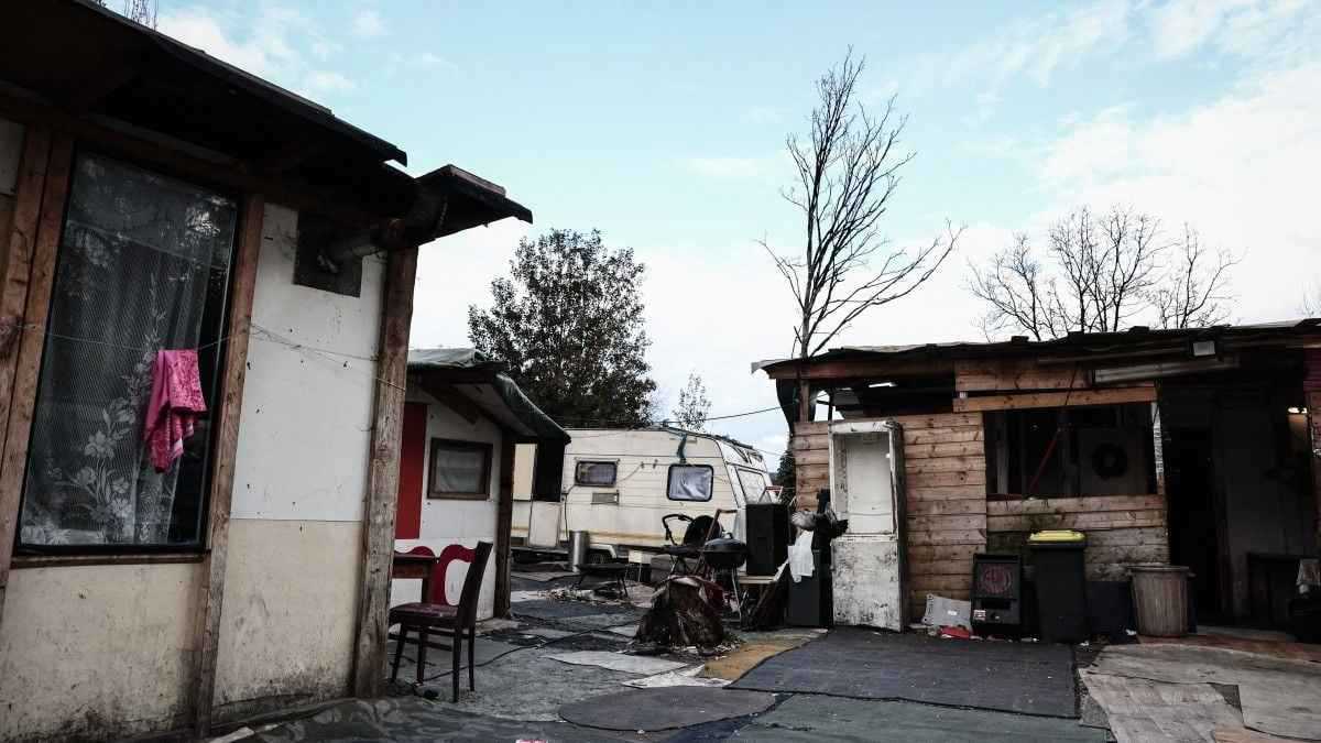 سكانه يعيشون قلقا دائما.. أحد أكبر الأحياء العشوائية الفرنسية مهدد بالإزالة