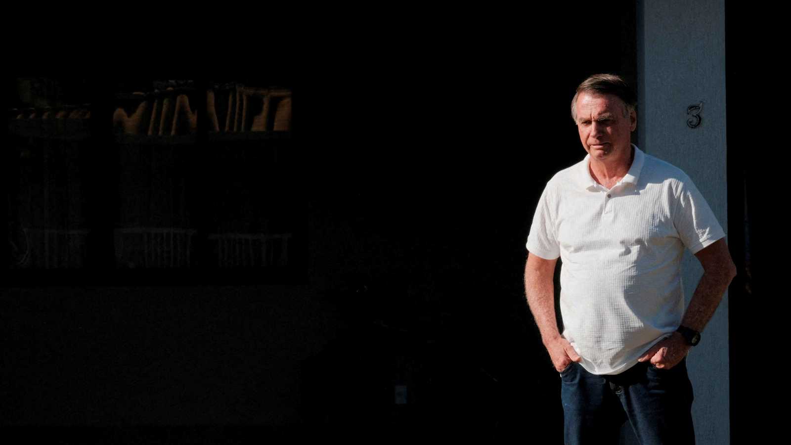 رئيس البرازيل السابق بولسونارو يخضع لعملية جراحية جديدة