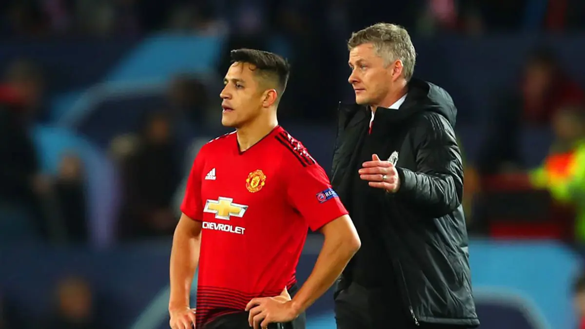 أليكسيس سانشيز: فترة مورينيو كانت متوترة للغاية.. وعدم قدرتي على صنع الفرحة يقلقني