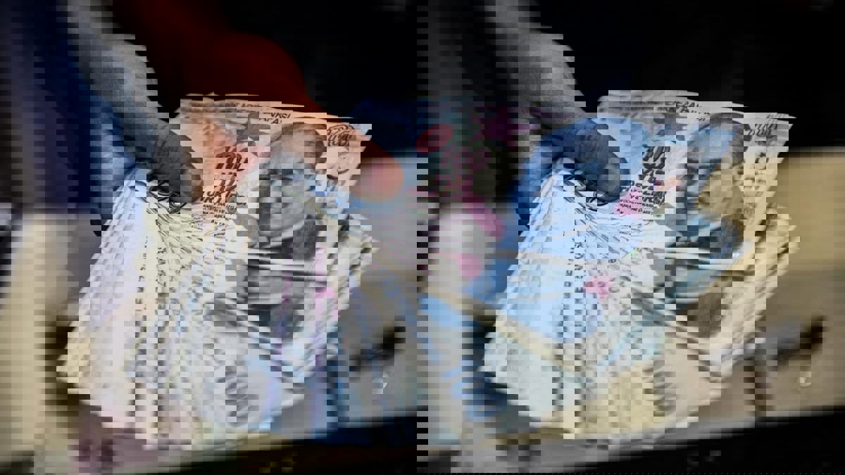 تركيا تتوقف عن تحويل ودائع العملة الصعبة إلى ودائع محمية من تقلبات سعر الصرف
