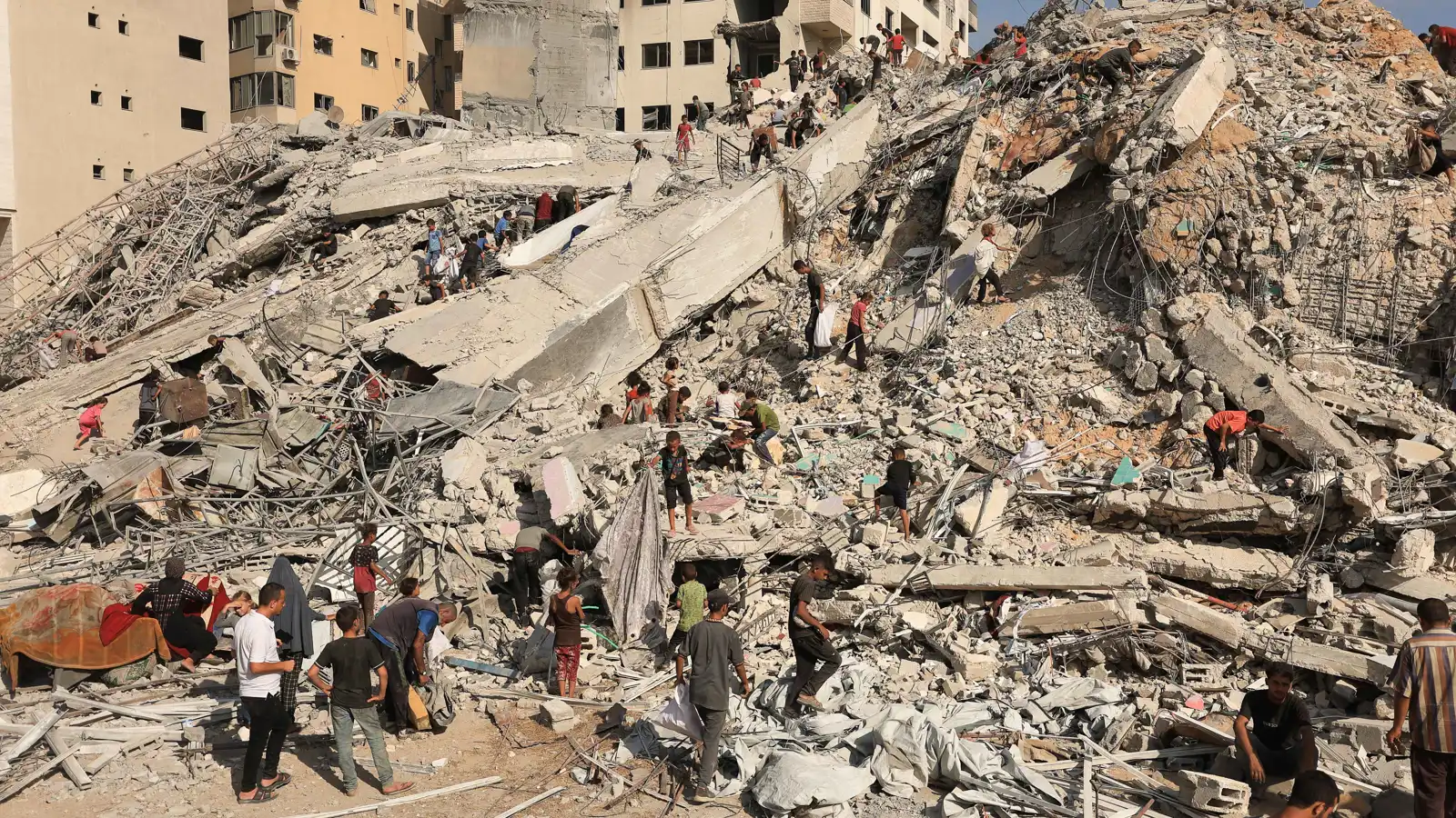 3 قتلى في قصف إسرائيلي استهدف وسط قطاع غزة