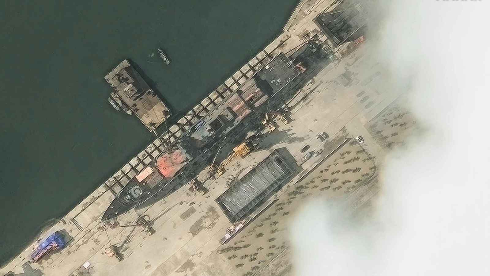 كوريا الشمالية تحقق مع مسؤول في حادثة السفينة الحربية