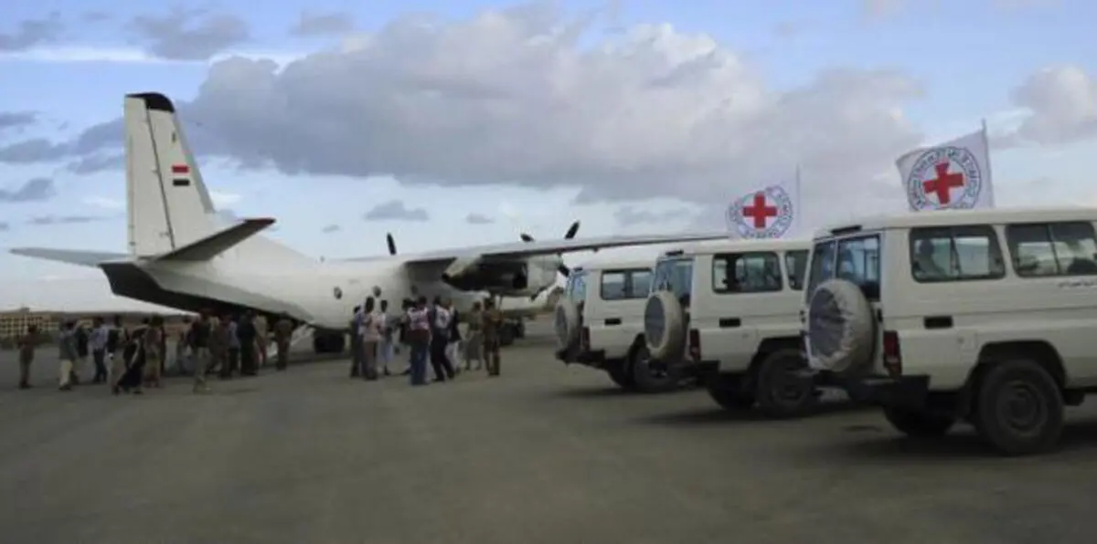 وصول مساعدات طبية إلى مطار صنعاء اليمني