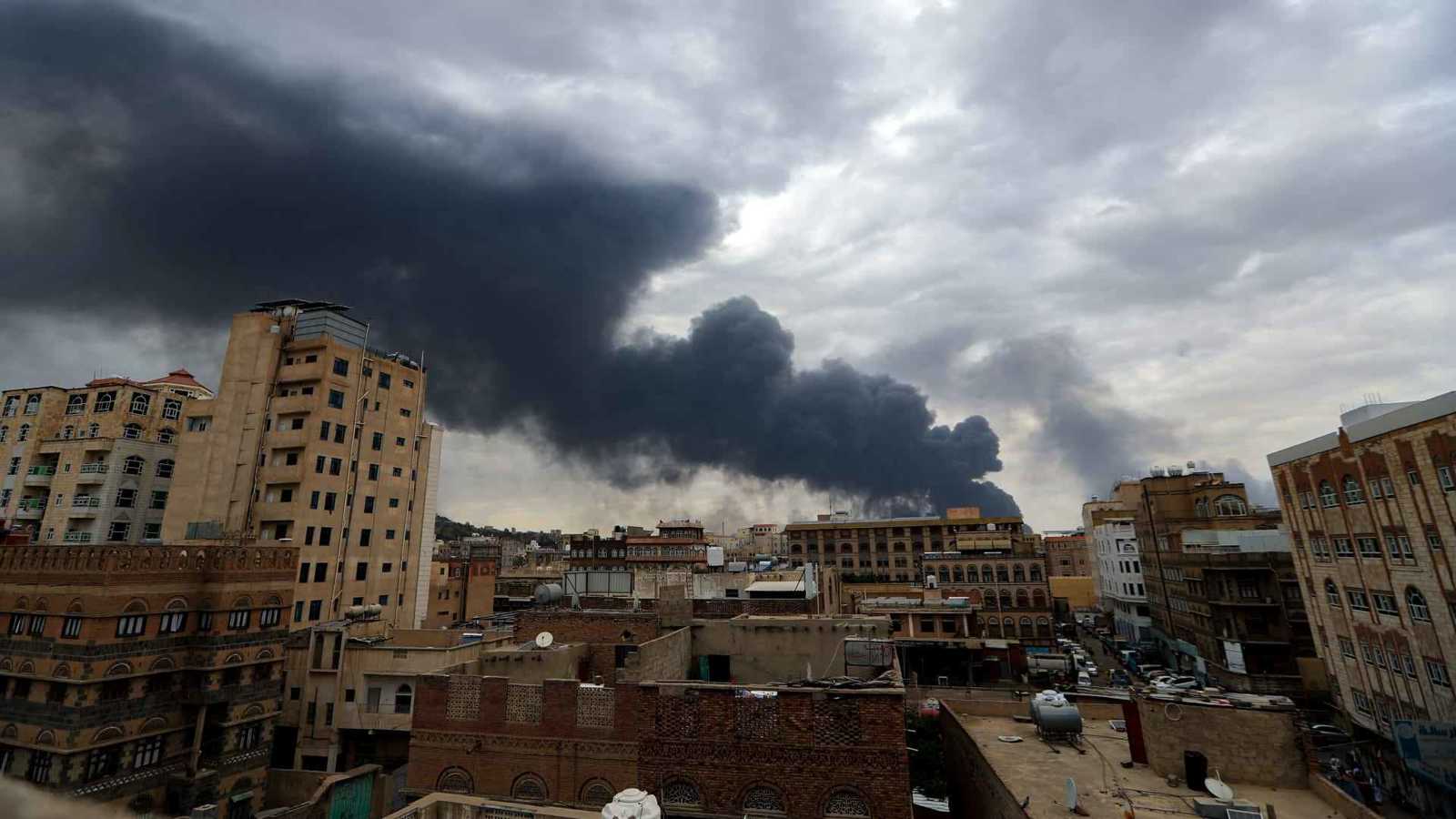 "رسائل النار".. كيف حولت إسرائيل الهجوم على الحوثيين إلى إنذار لإيران؟