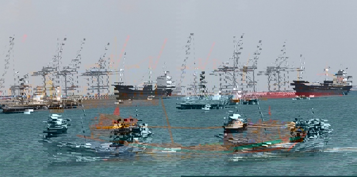 الحكومة اليمنية: استهداف الحوثيين لميناء المخا عمل "جنوني وإجرامي"