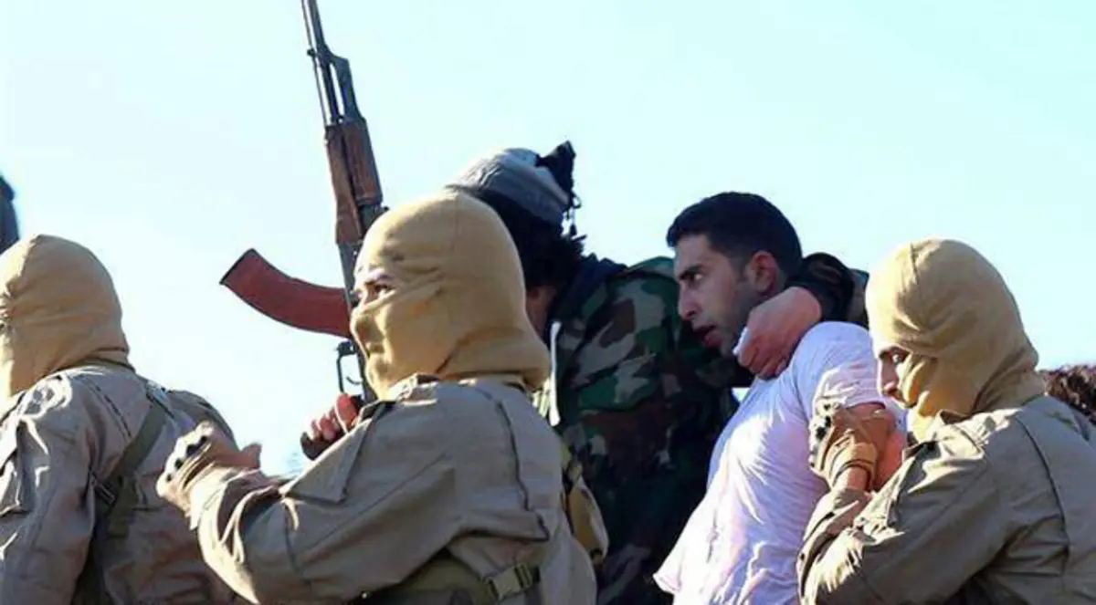 بالصور.. داعش يعلن أسر الطيار الأردني معاذ الكساسبة