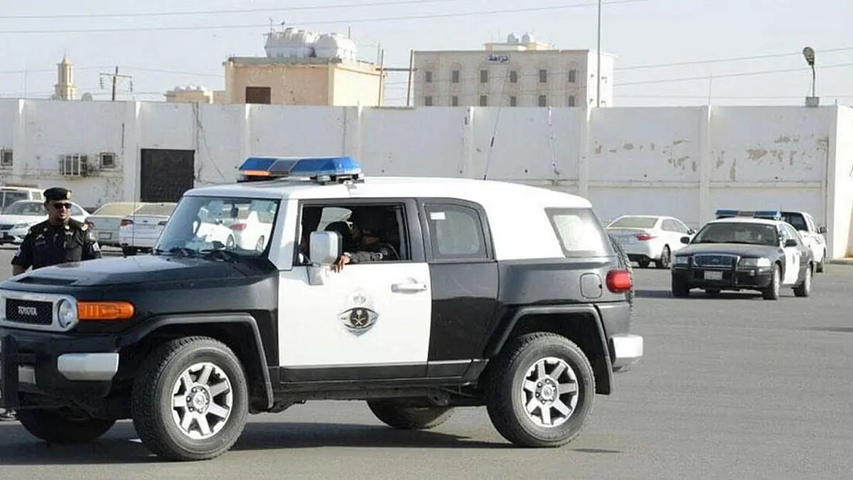 السعودية.. القبض على 17 شخصا ضايقوا المارة واعتدوا على مركبات رسمية