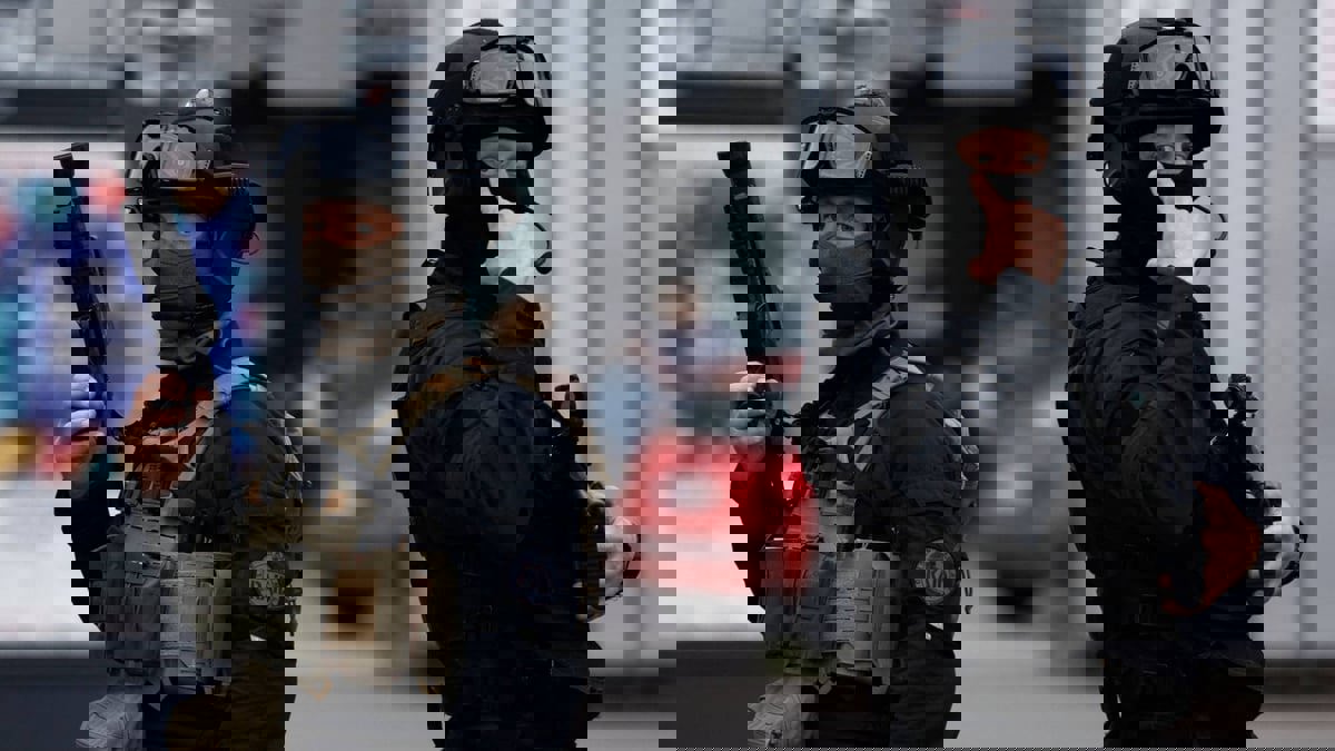 مقتل 2 من حرس أحد السجون الفرنسية وهروب نزيل