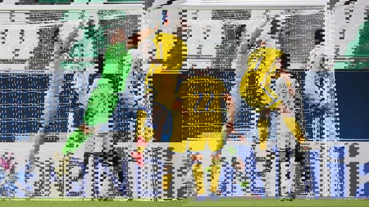 الكشف عن ملابس وشعار النصر السعودي الجديد (شاهد)