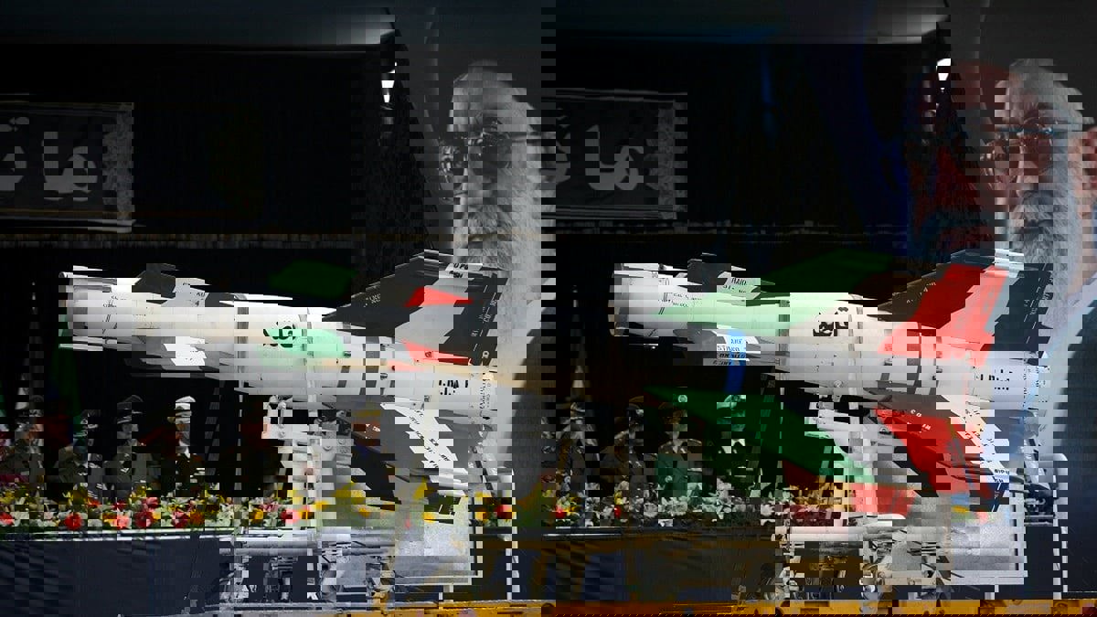 موقع عبري: إيران قد تضرب برنامج إسرائيل النووي حال تعرض منشآتها لهجوم عسكري