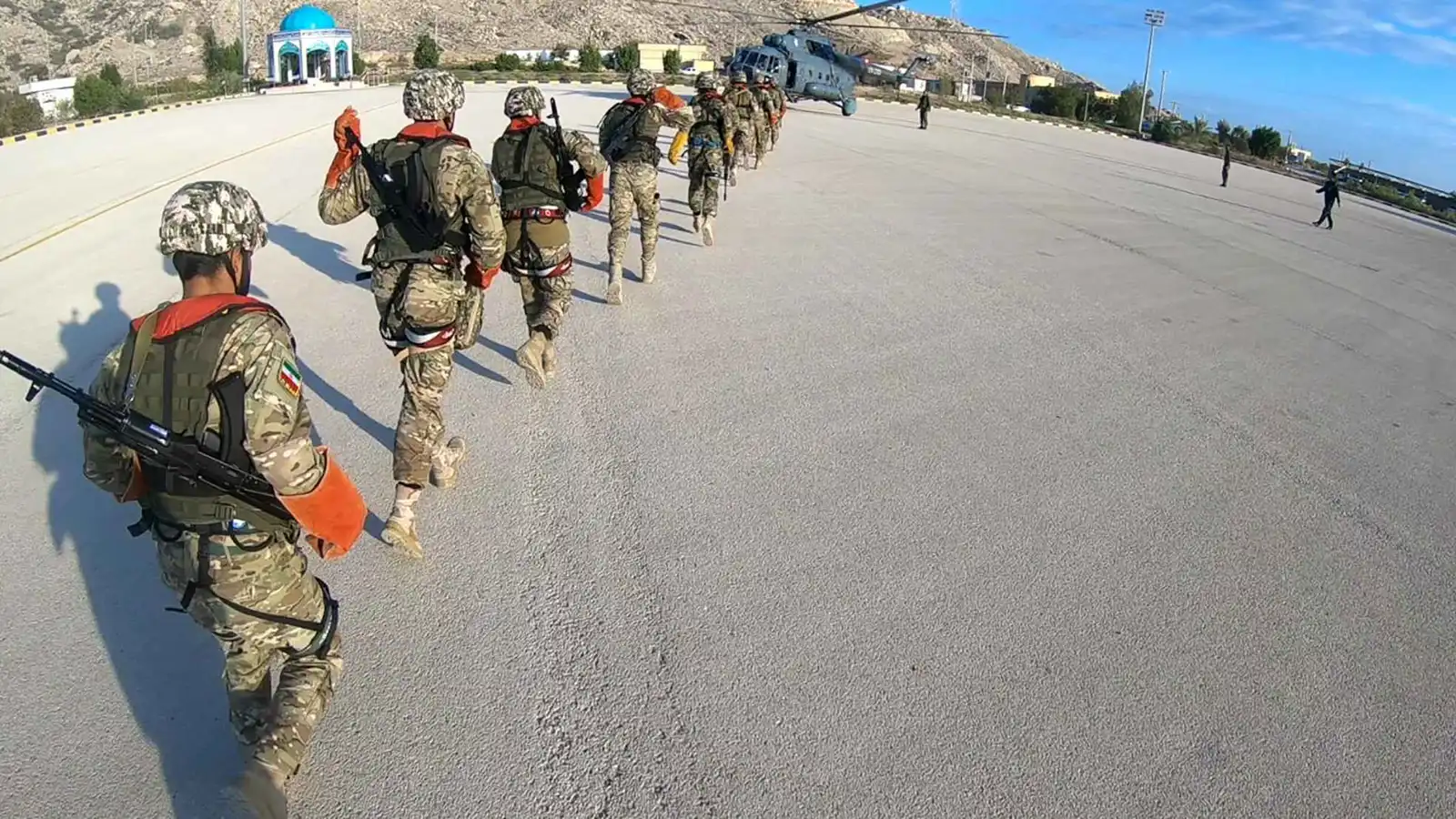 بعد موجة انشقاقات.. هل بدأ الحرس الثوري الإيراني بالتصدع؟