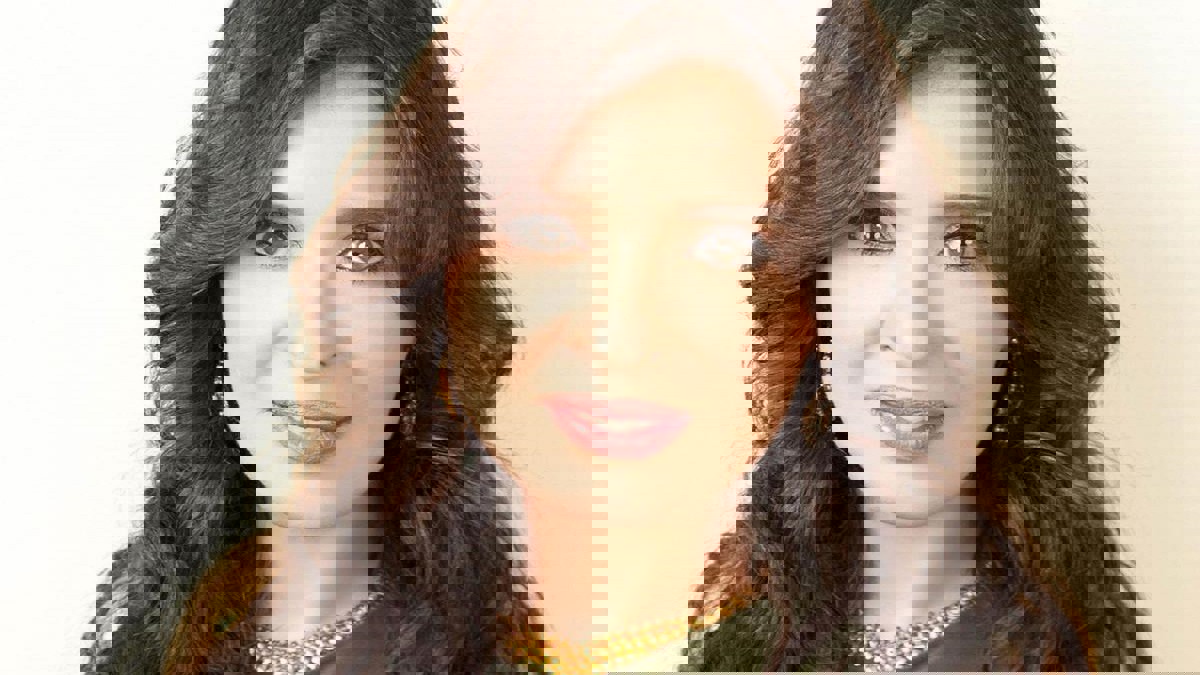 شاهد الراقصة المصرية دينا بملابس الإحرام (صورة)