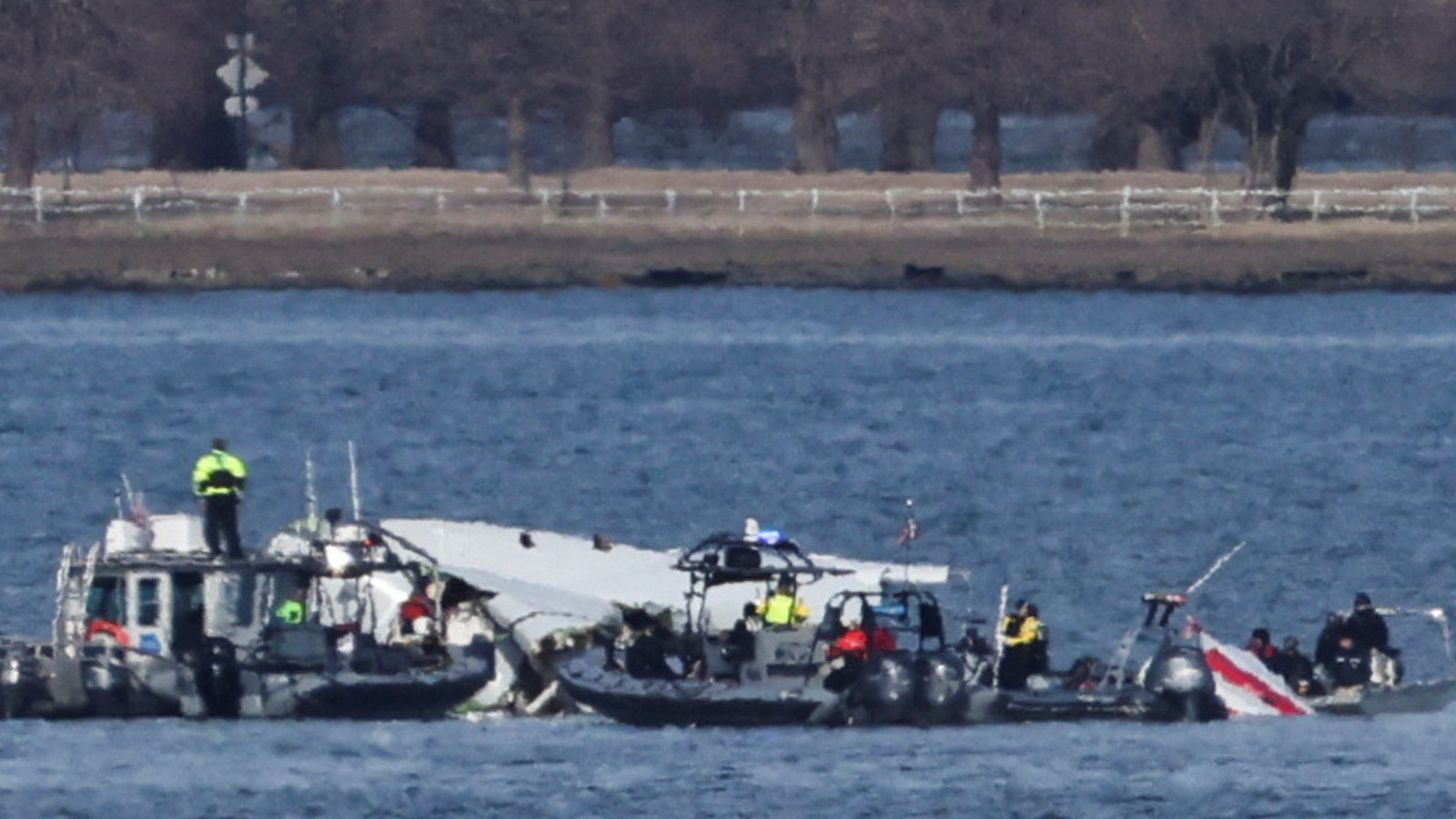 المجال الجوي "الأكثر أمانا".. أسئلة محيرة عن تصادم الطائرتين في واشنطن