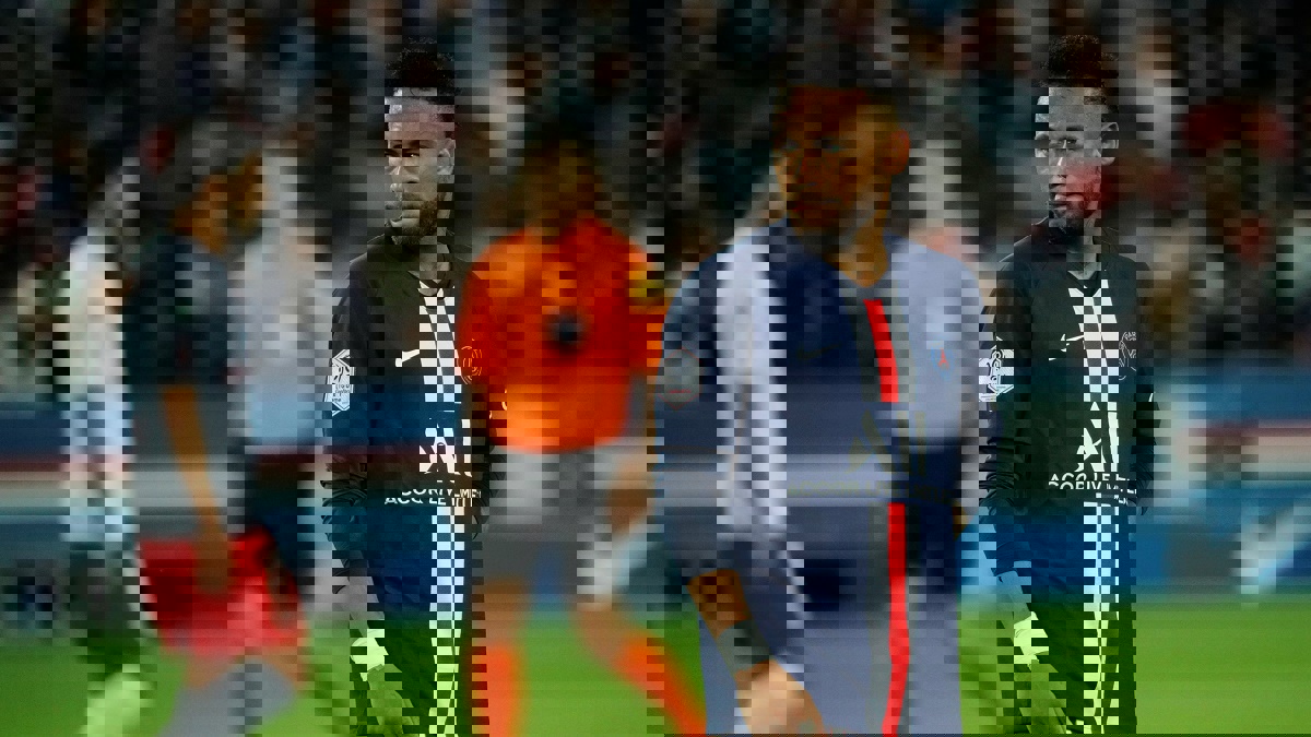 نيمار يصل برشلونة.. تعرف على التفاصيل