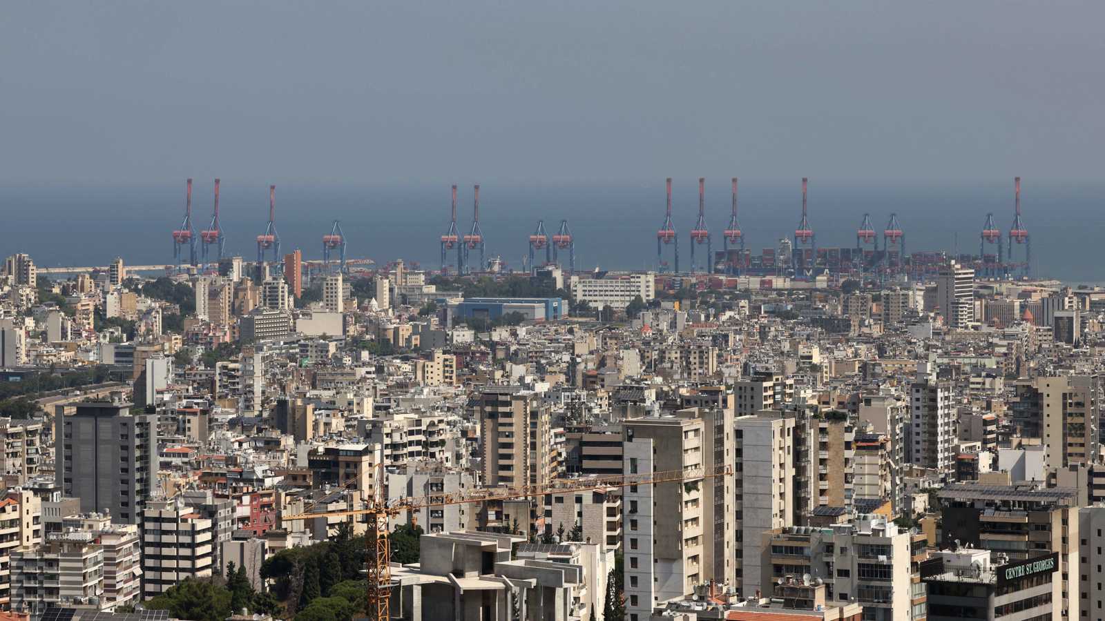 "غادرت بطريقة غير قانونية".. الجيش اللبناني يوقف باخرة "الفيول"