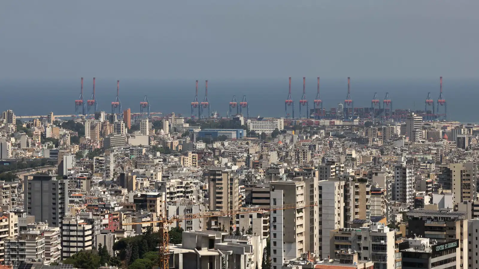 "غادرت بطريقة غير قانونية".. الجيش اللبناني يوقف باخرة "الفيول"