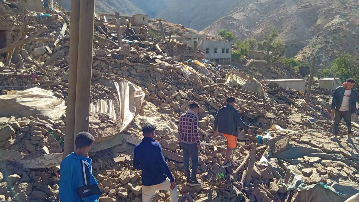 قبيل "إعادة الإعمار".. مغاربة يطالبون بنقل موقع سكنهم بسبب خطورة التضاريس