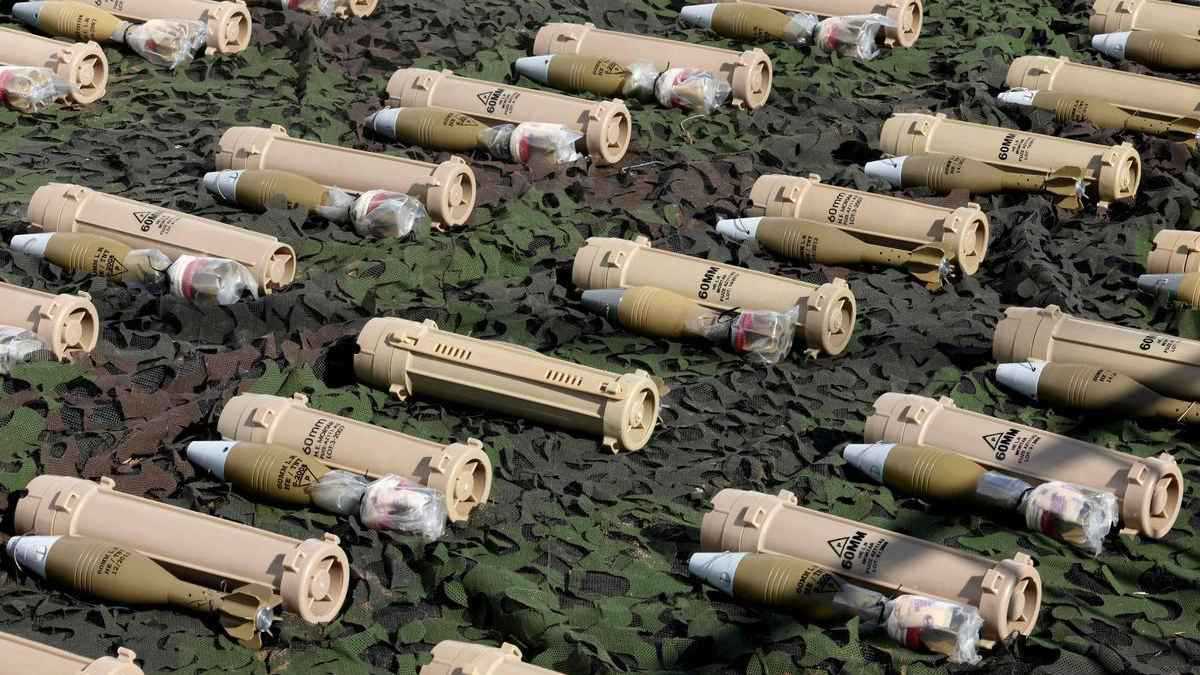 استعدادا للمواجهة.. حزب الله يكثف تهريب السلاح من مخزوناته في سوريا