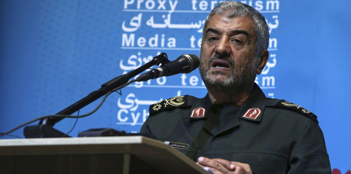 قائد الحرس الثوري يقول إن إيران ستقاوم العقوبات الأمريكية وتتغلب عليها