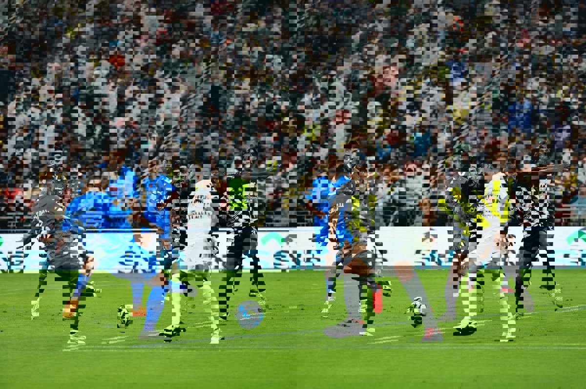 أسقط المعيوف على طريقة ميسي وبواتنغ.. هدف ميشيل في الاتحاد (فيديو)