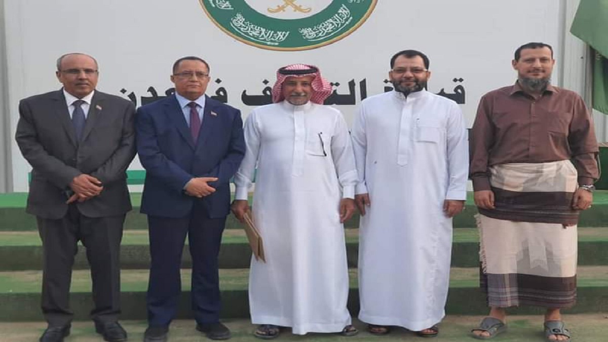 التحالف و"الانتقالي" يناقشان اتفاق الرياض.. وعيدروس الزبيدي قريبا في عدن