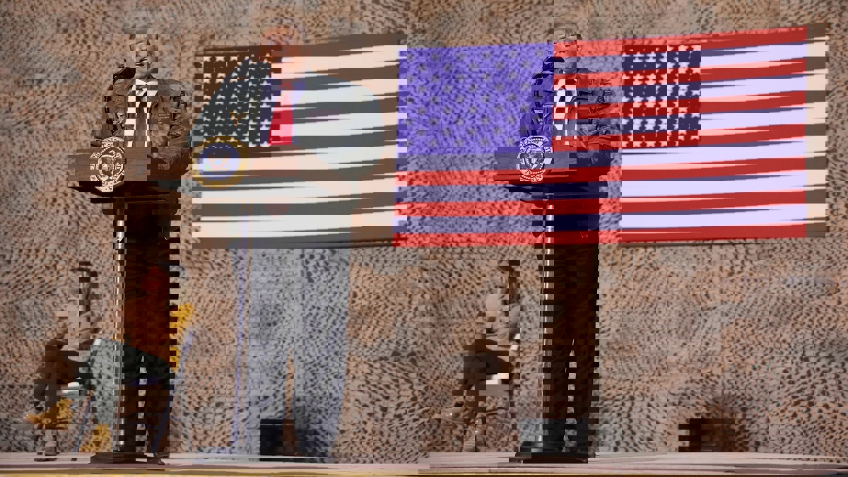 كيف علّقت إيران على زيارة ترامب "السرية" إلى العراق؟