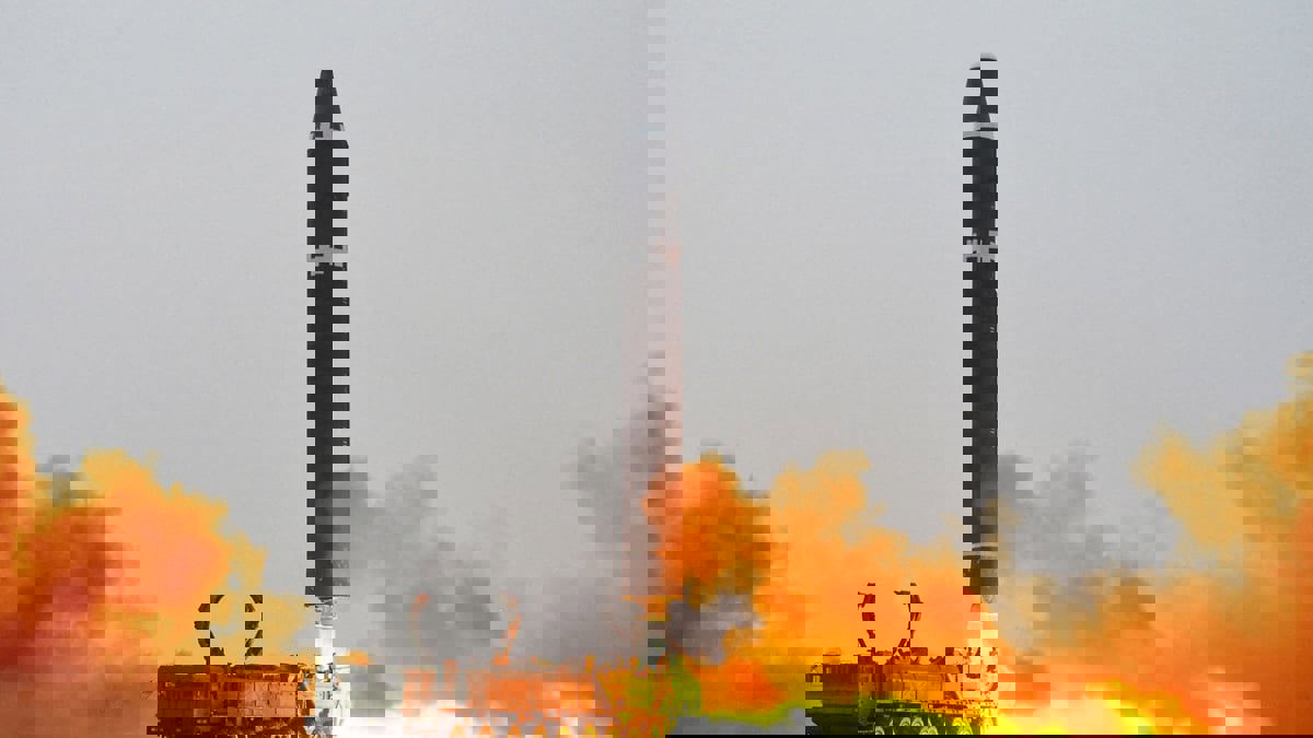 بعد مناورة أمريكية.. كوريا الشمالية ترد بإطلاق صاروخين باليستيين 